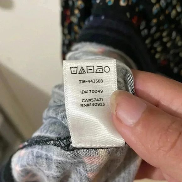 LOFT Diamond Floral Smocked Dress Size S - Picture 7 of 9